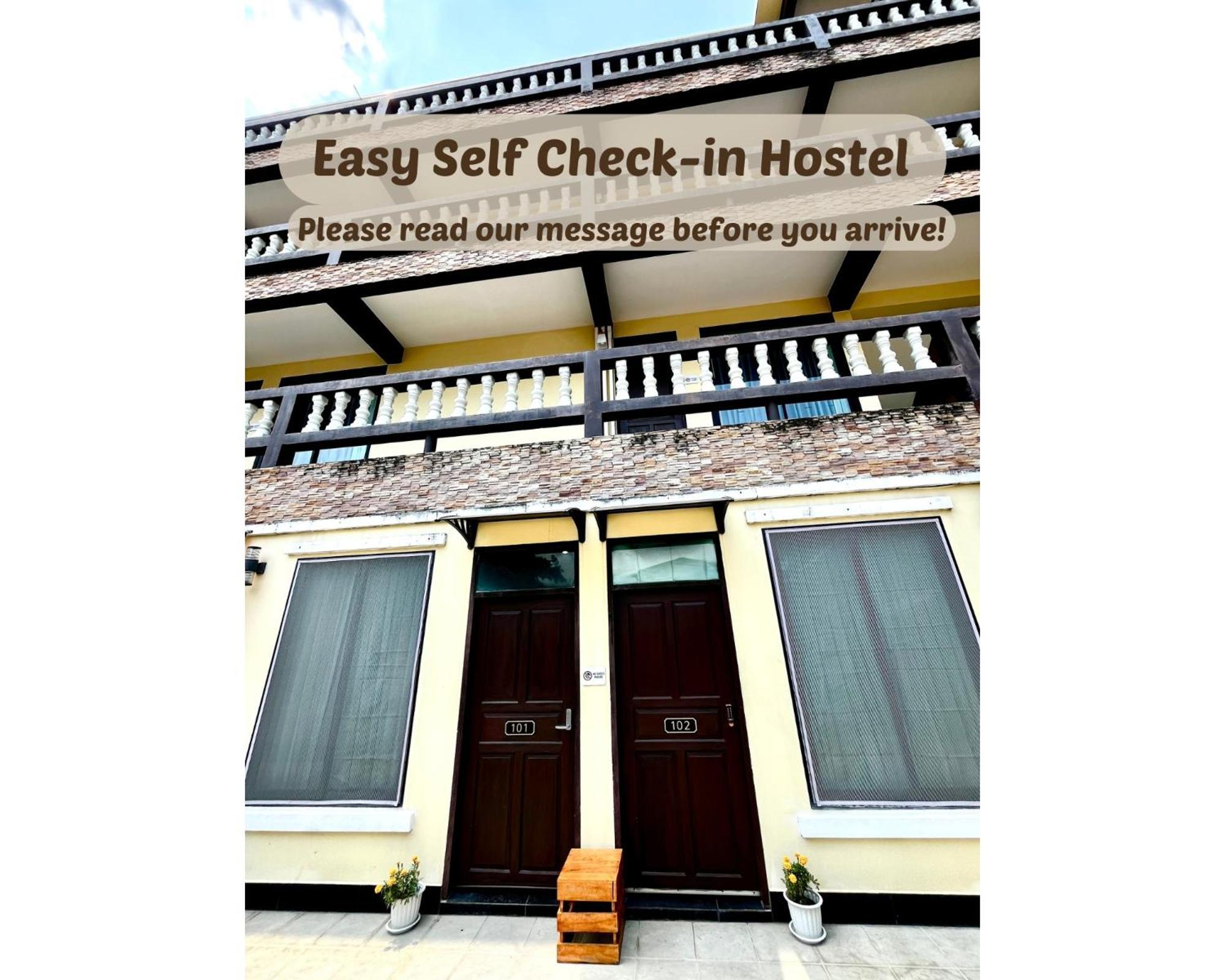 October Hostel Chiangmai Chiang Mai Exterior foto